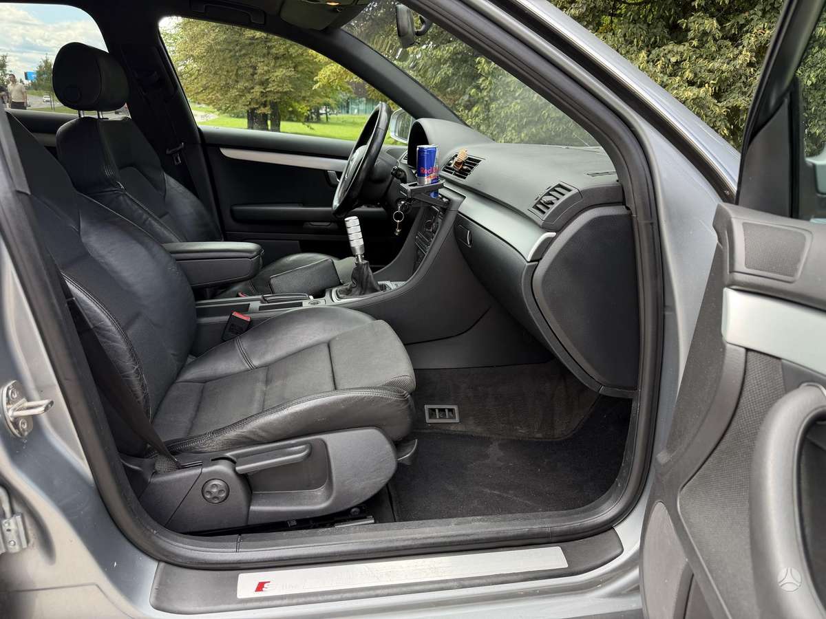 Audi A4, 2.0 l., Седан