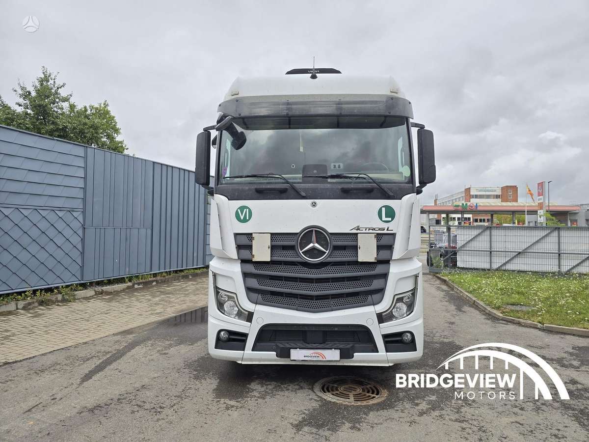Mercedes-Benz Actros 1845, double sleeper