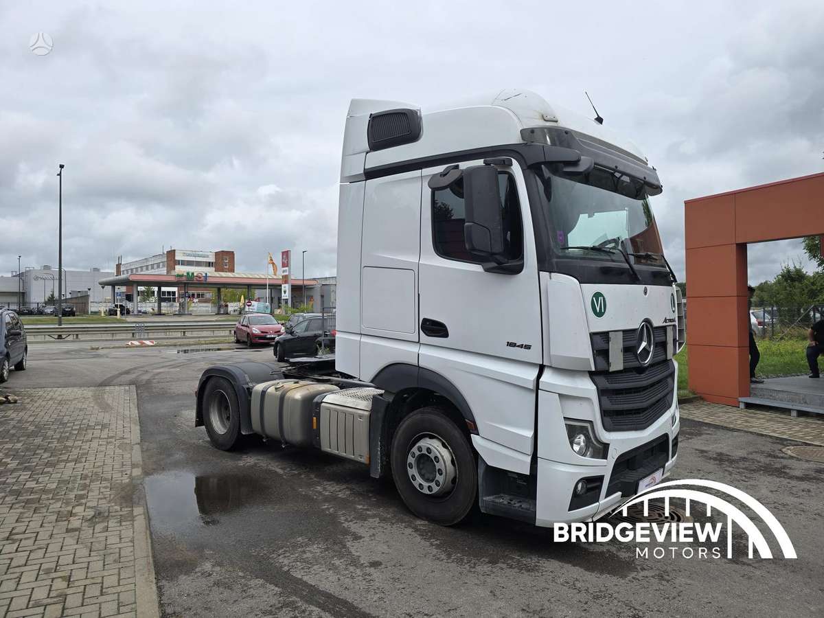 Mercedes-Benz Actros 1845, double sleeper