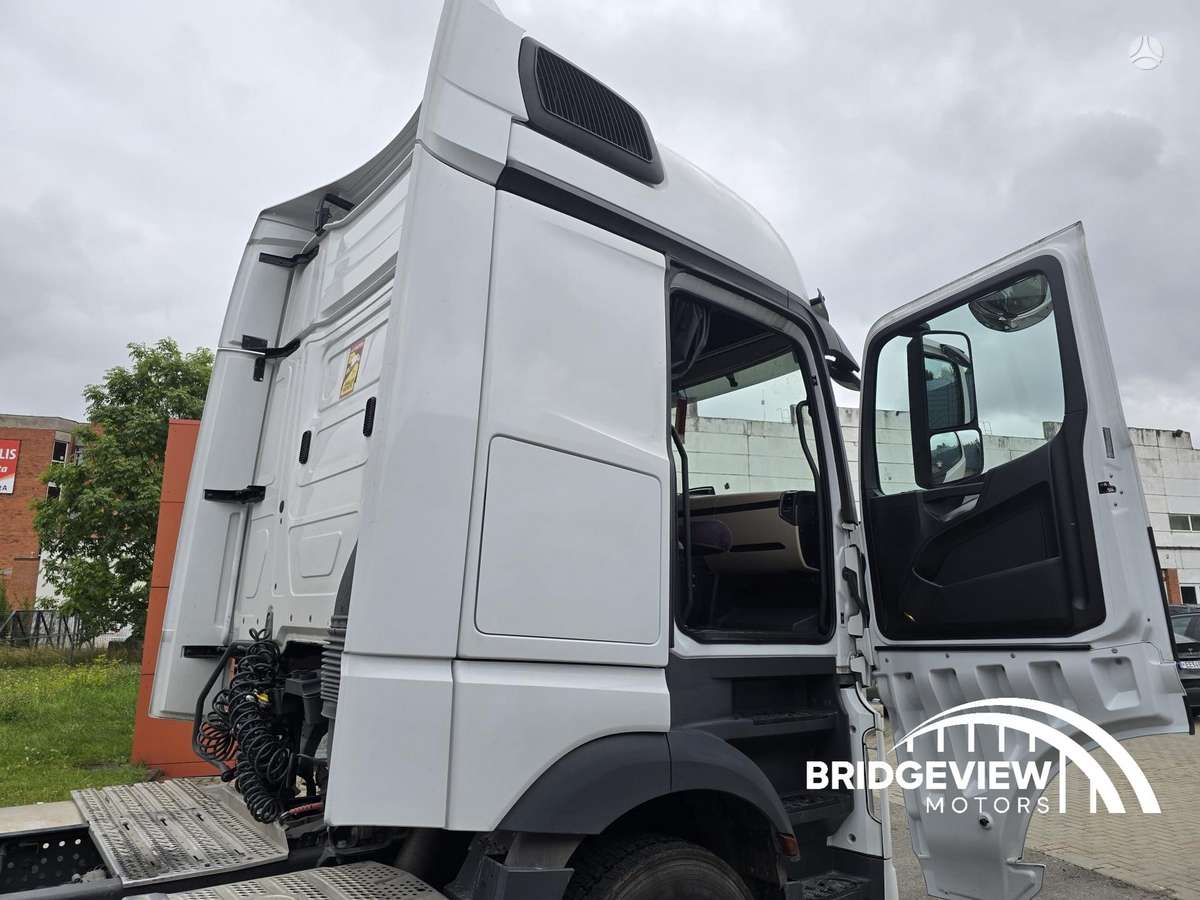 Mercedes-Benz Actros 1845, double sleeper