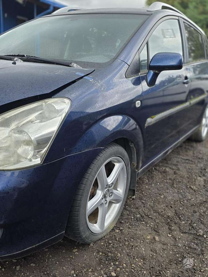 Toyota Corolla Verso kėbulo dalys