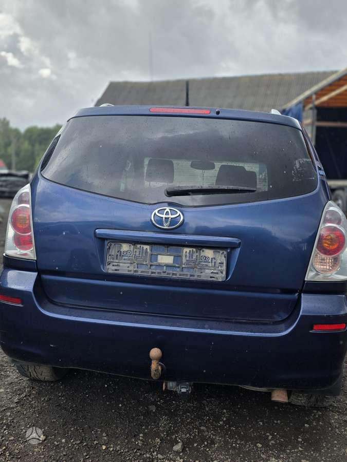 Toyota Corolla Verso kėbulo dalys