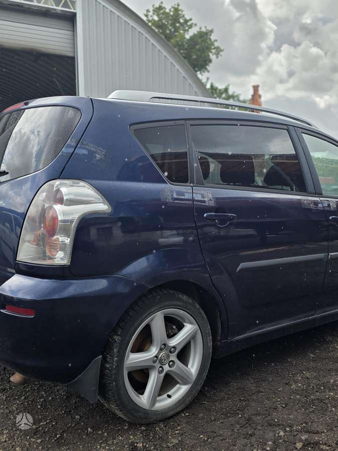 Toyota Corolla Verso kėbulo dalys