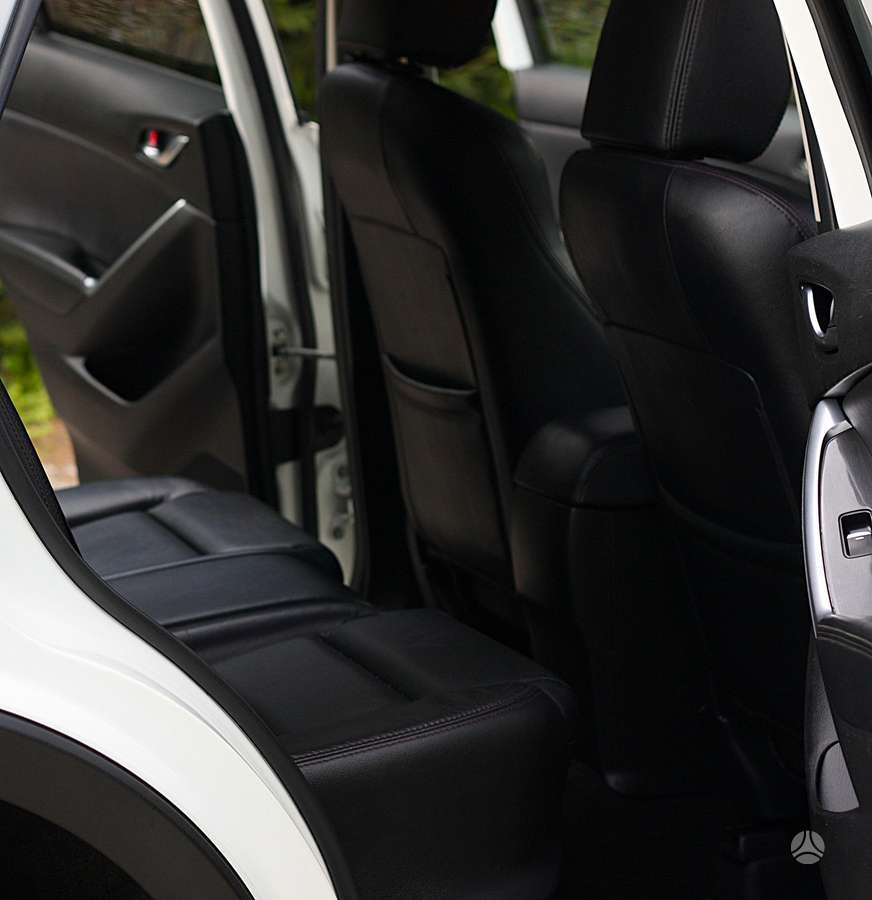 Mazda CX-5, 2.2 l., off-road / crossover