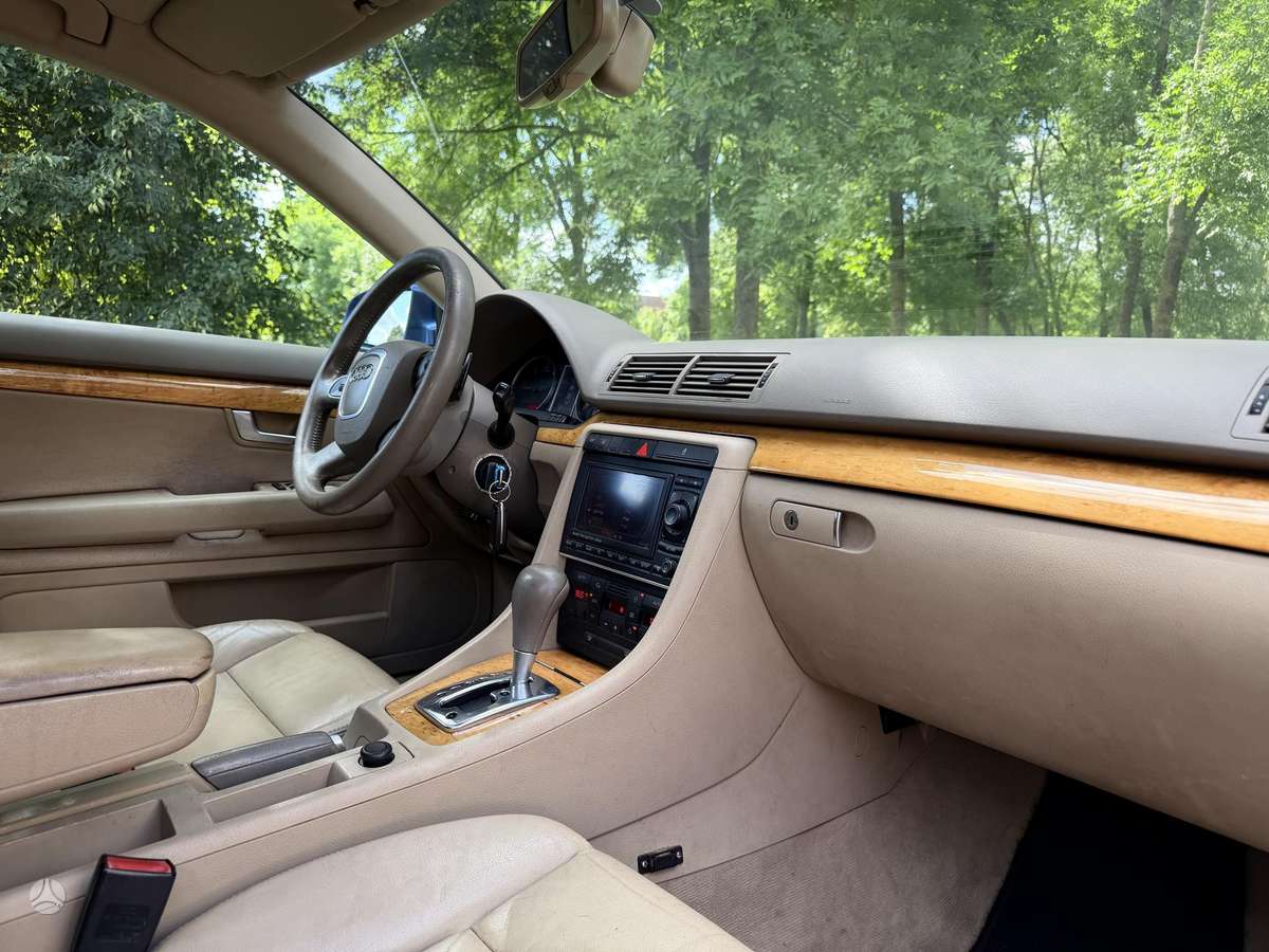Audi A4, 2.5 l., Седан