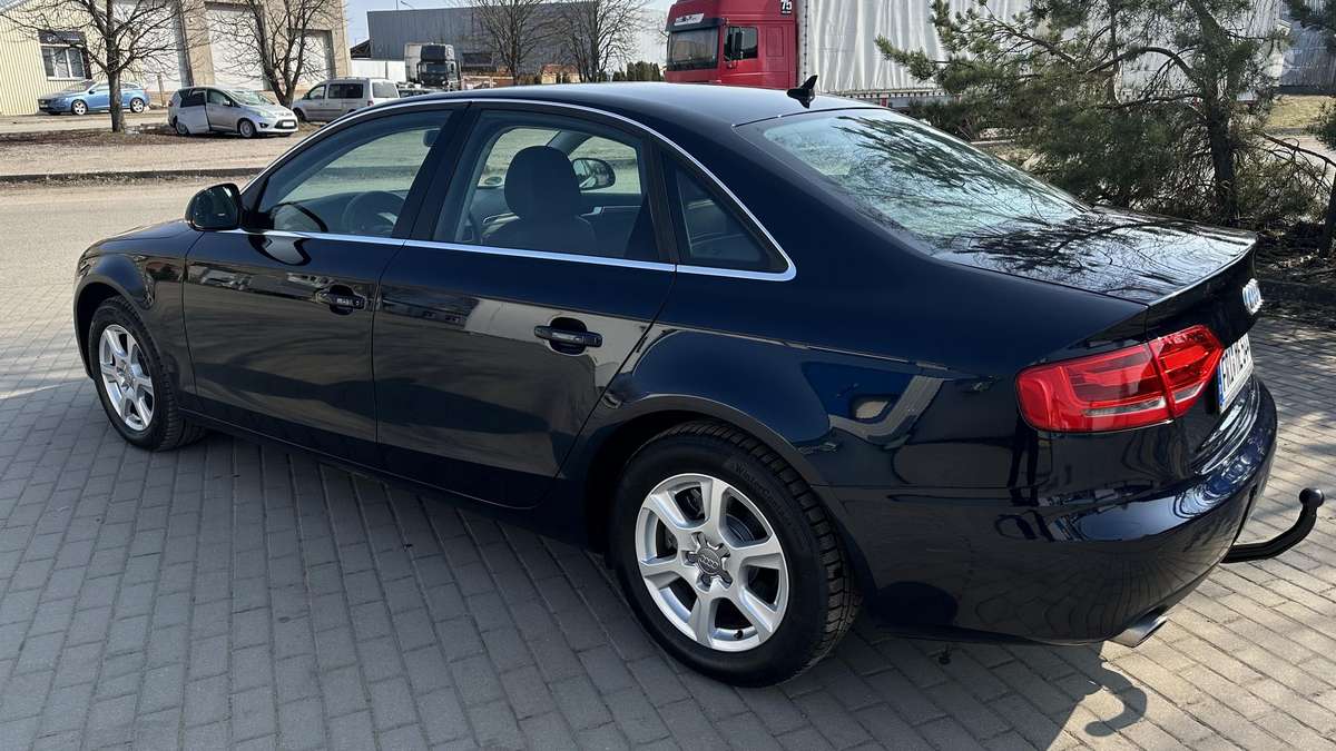 Audi A4, 2.7 l., Седан