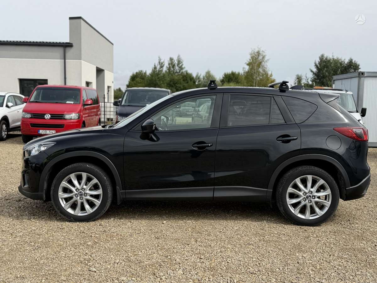 Mazda CX-5, 2.2 l., off-road / crossover