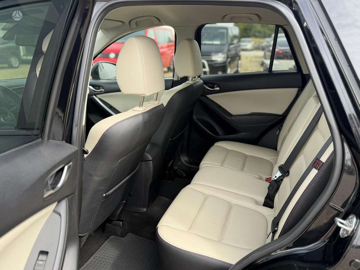 Mazda CX-5, 2.2 l., off-road / crossover