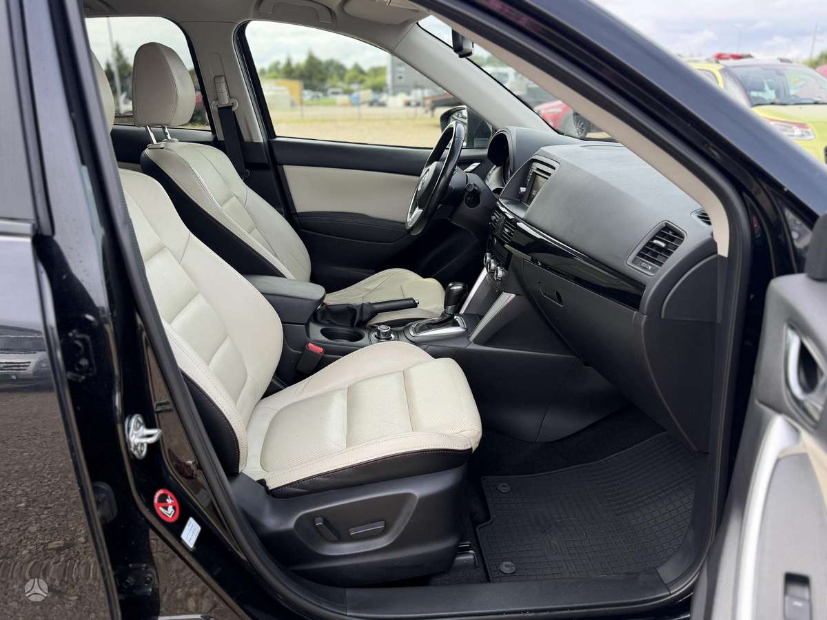 Mazda CX-5, 2.2 l., off-road / crossover
