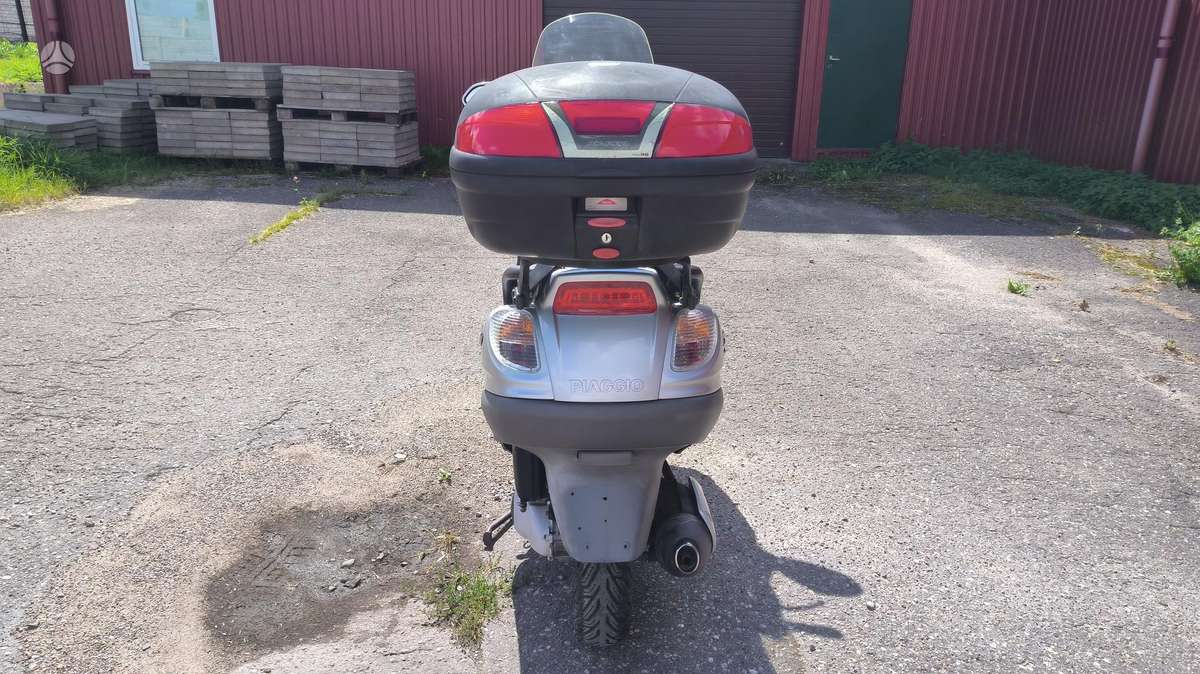 Piaggio X9 125cc, scooters / mopeds