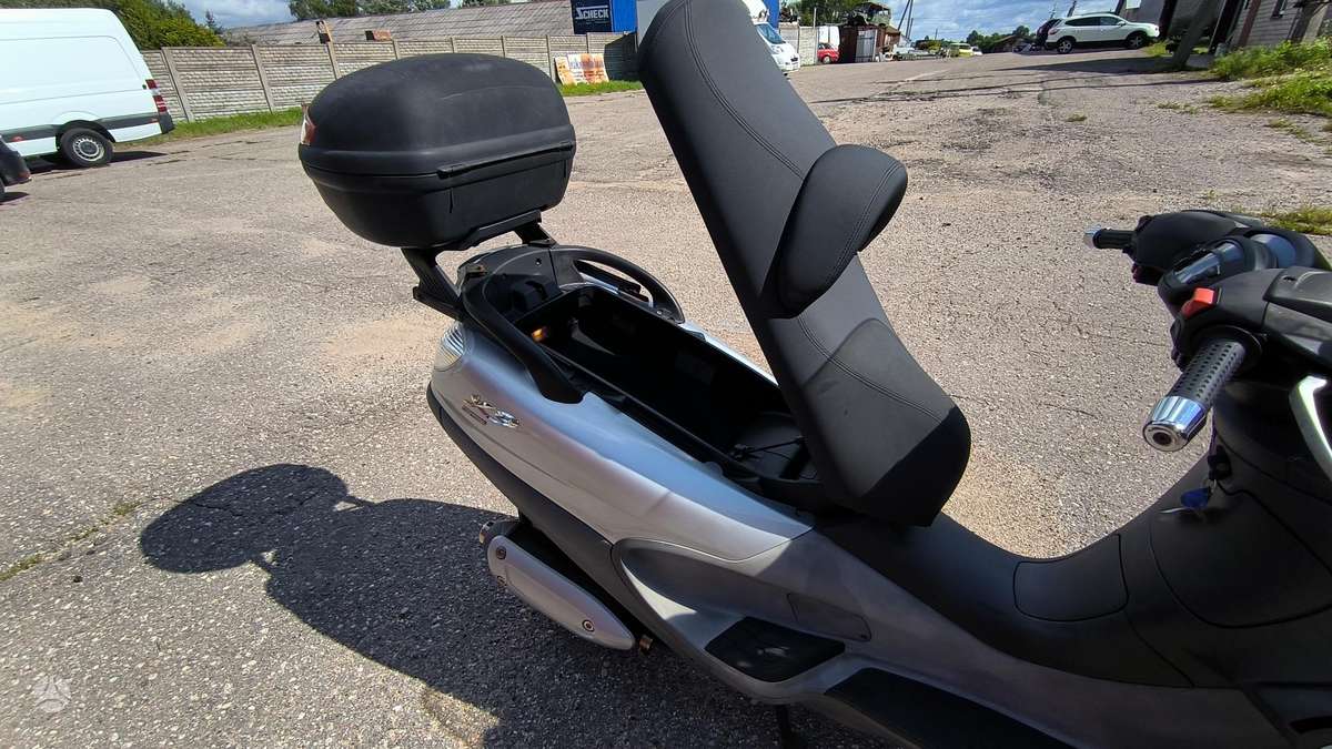 Piaggio X9 125cc, scooters / mopeds