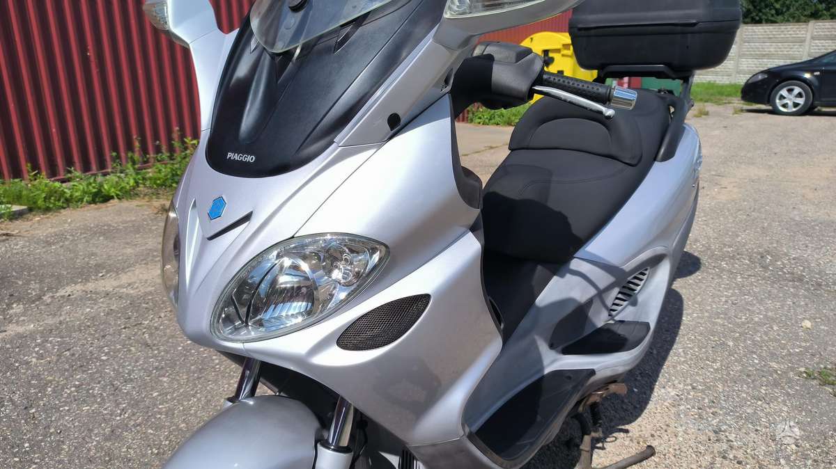 Piaggio X9 125cc, scooters / mopeds