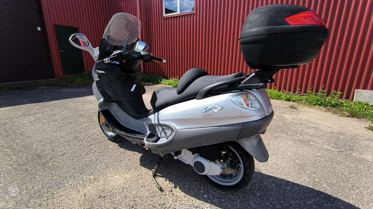 Piaggio X9 125cc, scooters / mopeds