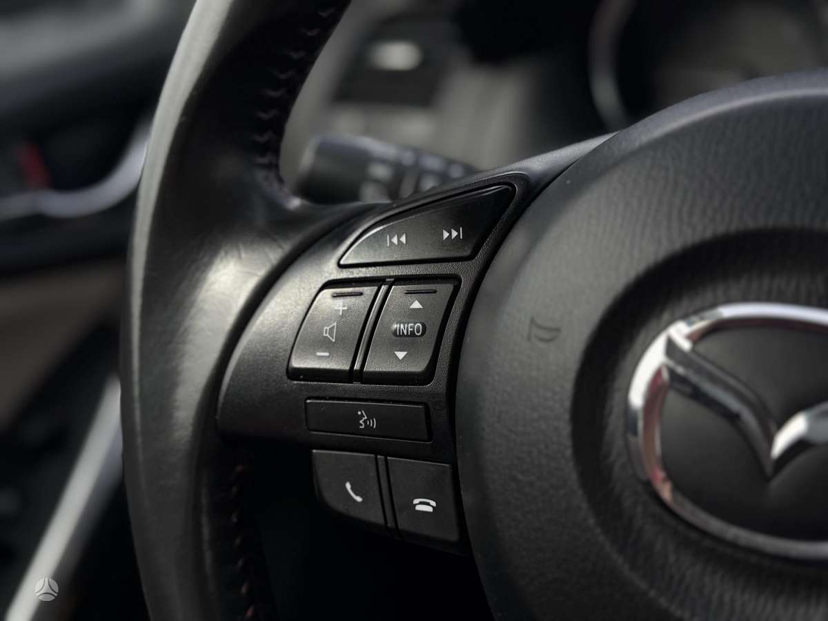 Mazda CX-5, 2.2 l., off-road / crossover