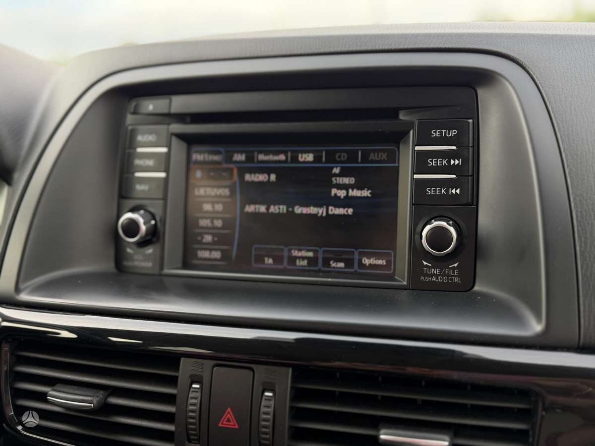 Mazda CX-5, 2.2 l., off-road / crossover