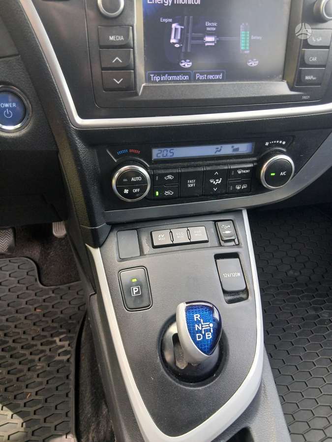 Toyota Auris - 11