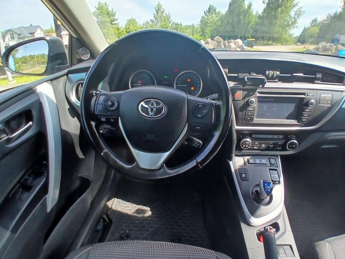 Toyota Auris - 10