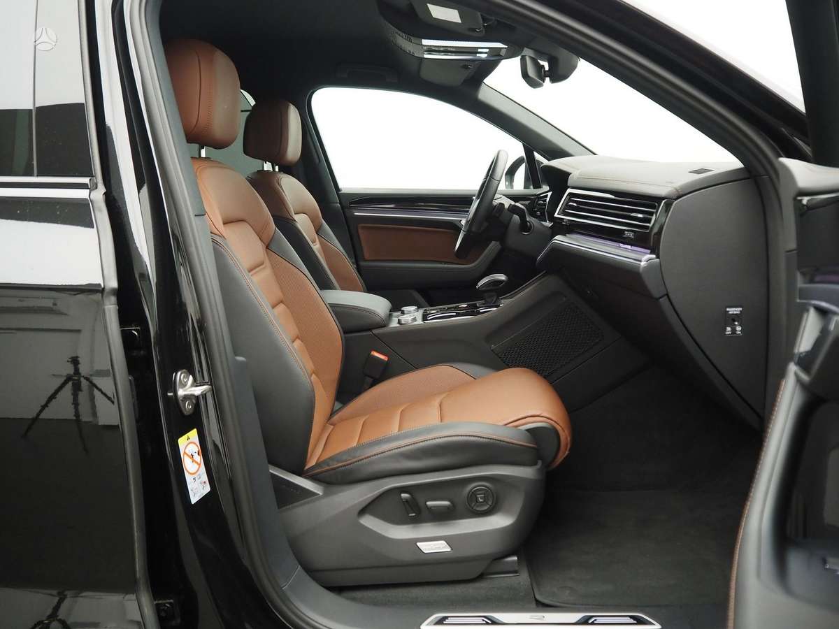 Volkswagen Touareg - 12