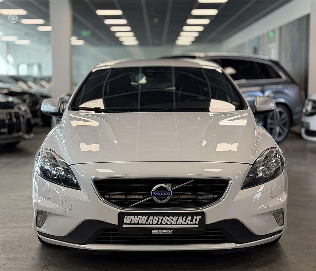 Volvo V40, 2.0 l., hatchback