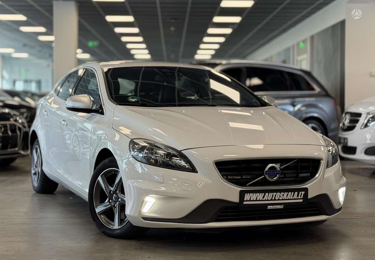 Volvo V40, 2.0 l., hatchback