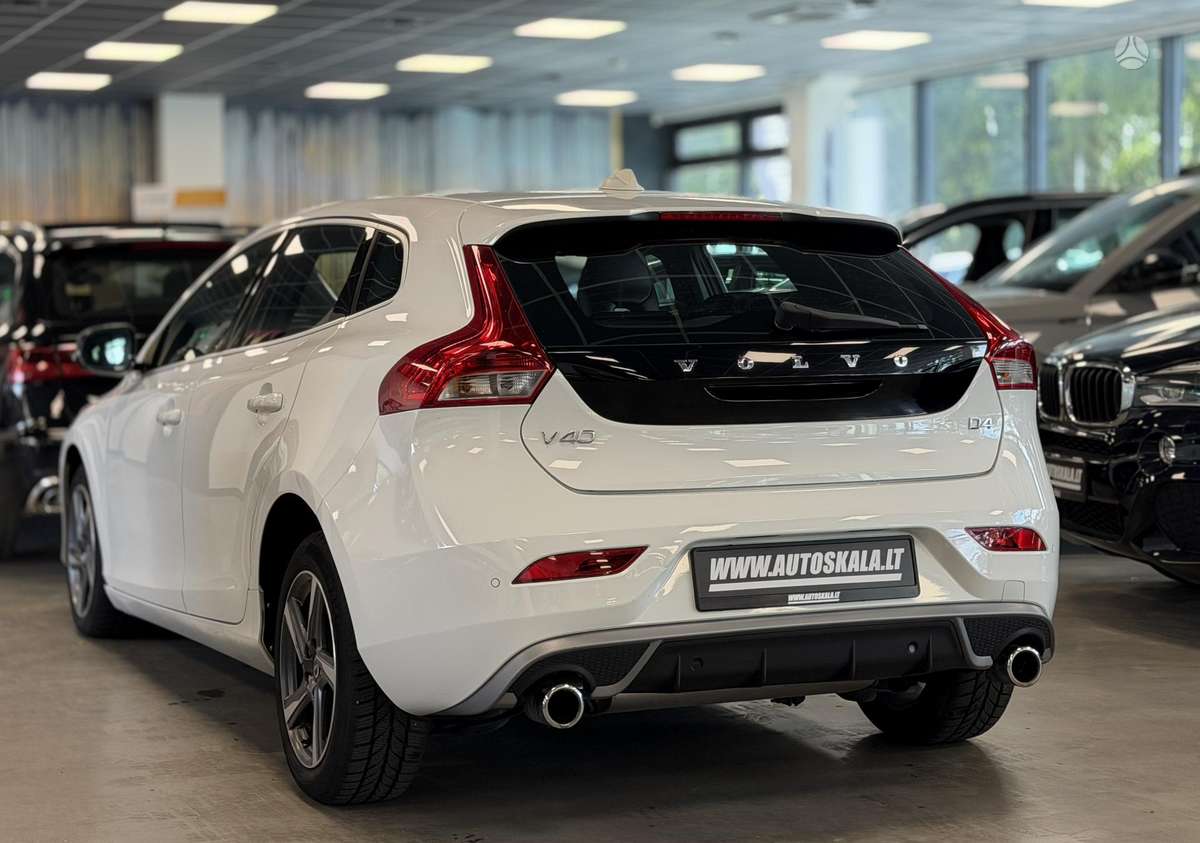 Volvo V40, 2.0 l., hatchback