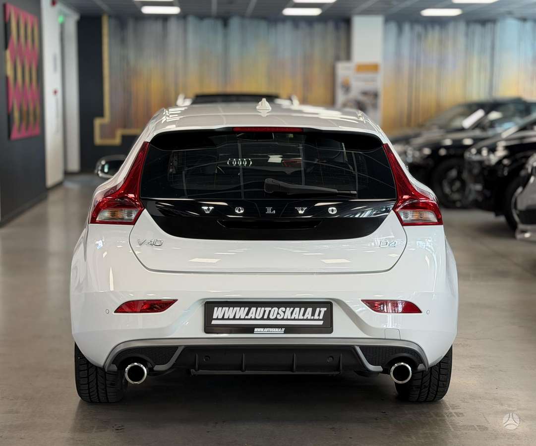 Volvo V40, 2.0 l., hatchback