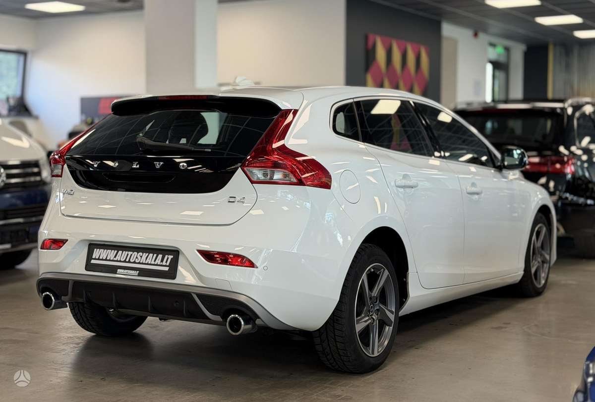 Volvo V40, 2.0 l., hatchback