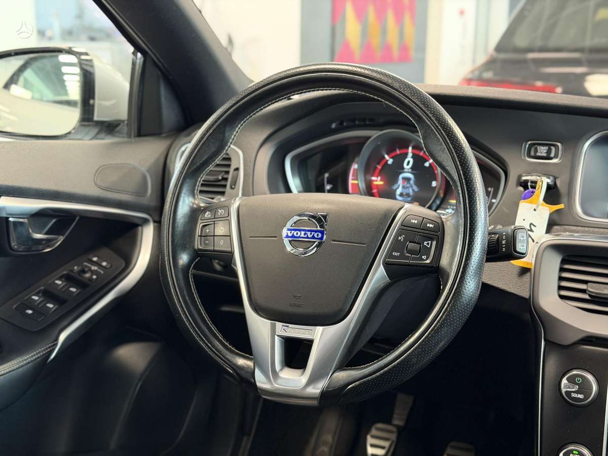 Volvo V40, 2.0 l., Хэтчбек