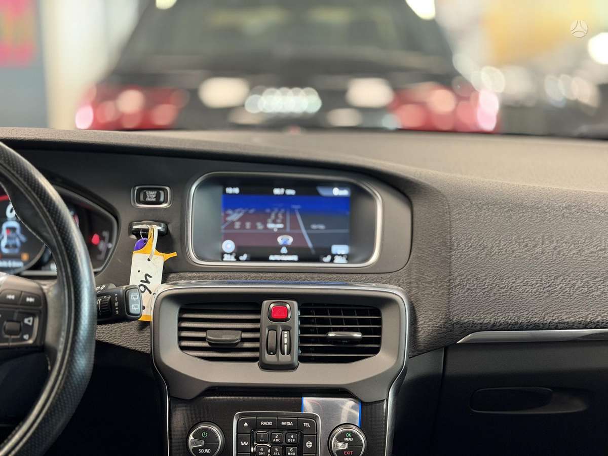 Volvo V40, 2.0 l., hatchback