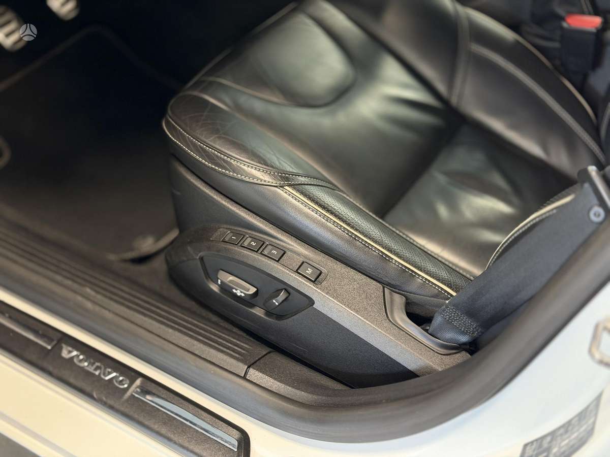 Volvo V40, 2.0 l., hatchback