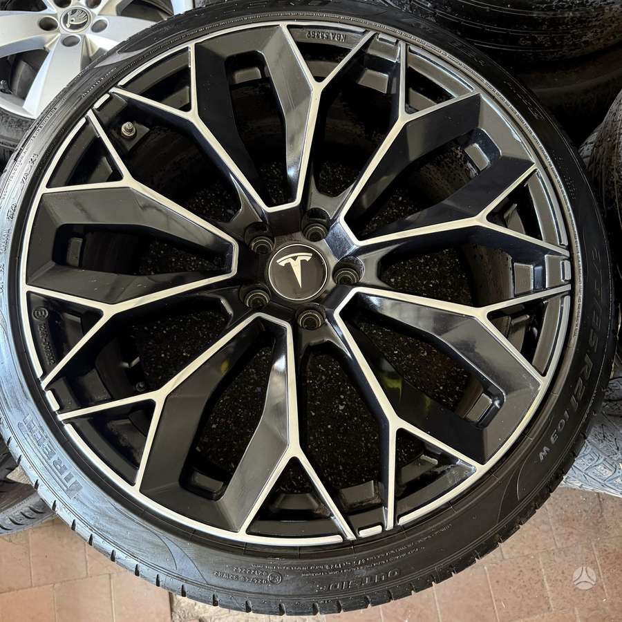 TESLA Model Y, lengvojo lydinio, R21