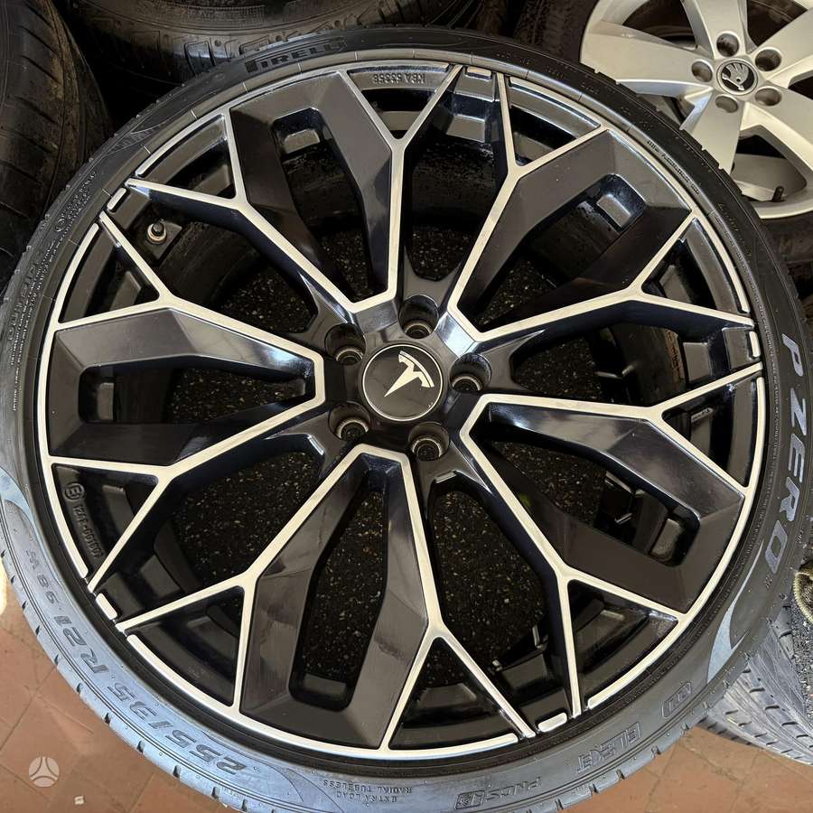 TESLA Model Y, lengvojo lydinio, R21