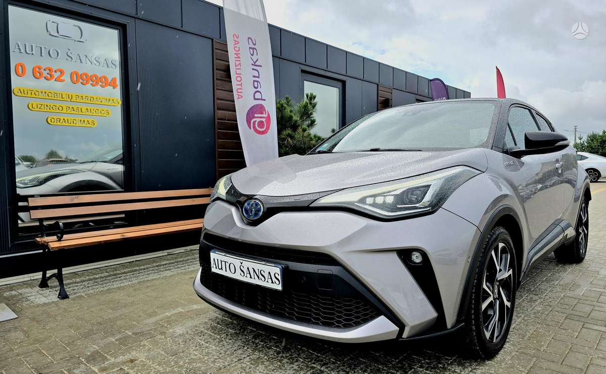 Toyota C-HR - 11