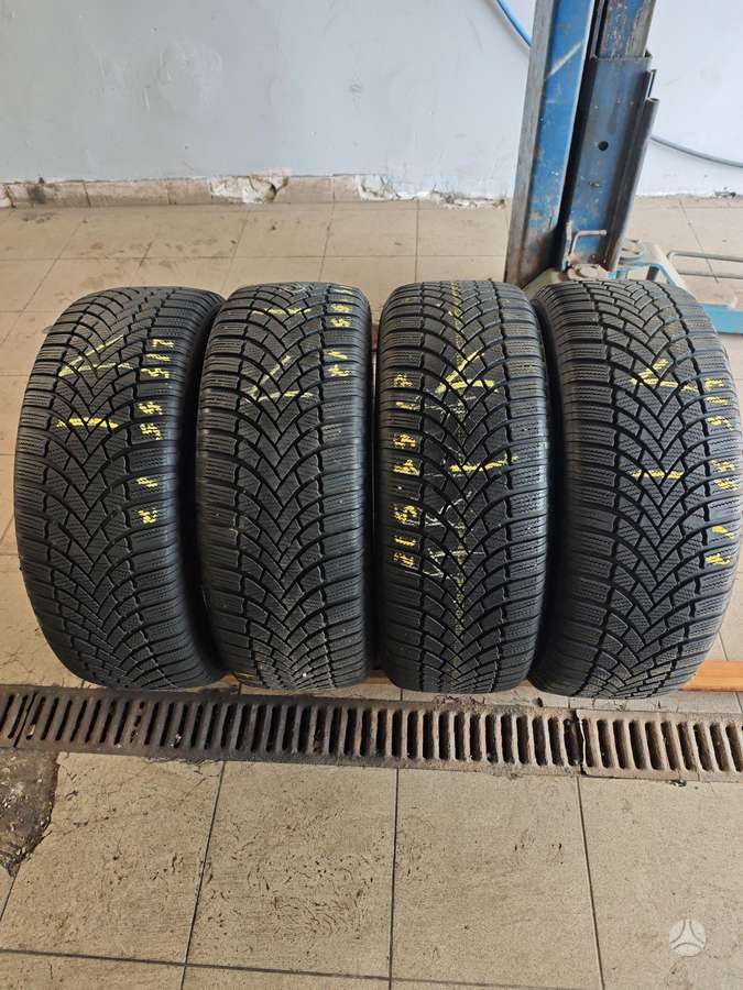 Bridgestone Blizzak LM 005, winter 215/55 R17
