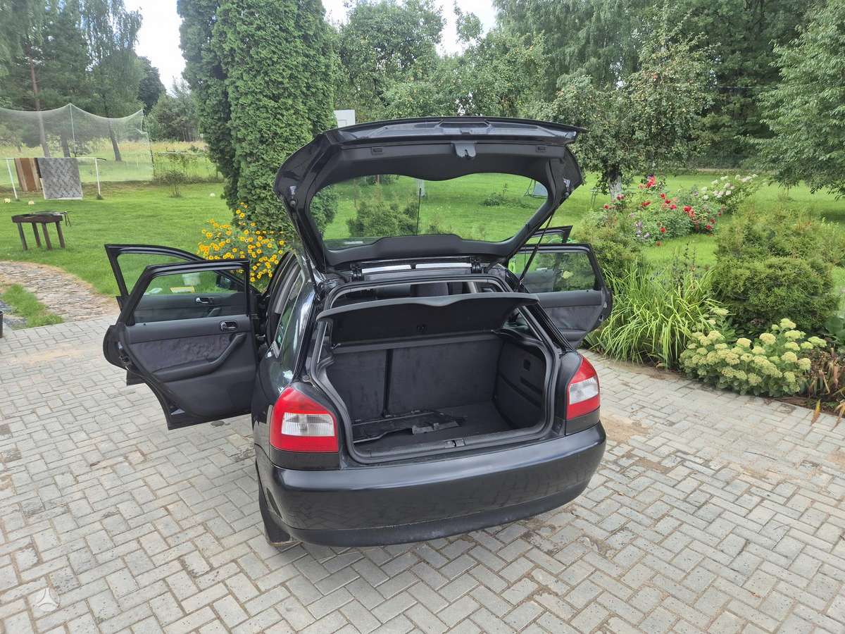 Audi A3, 1.6 l., hatchback