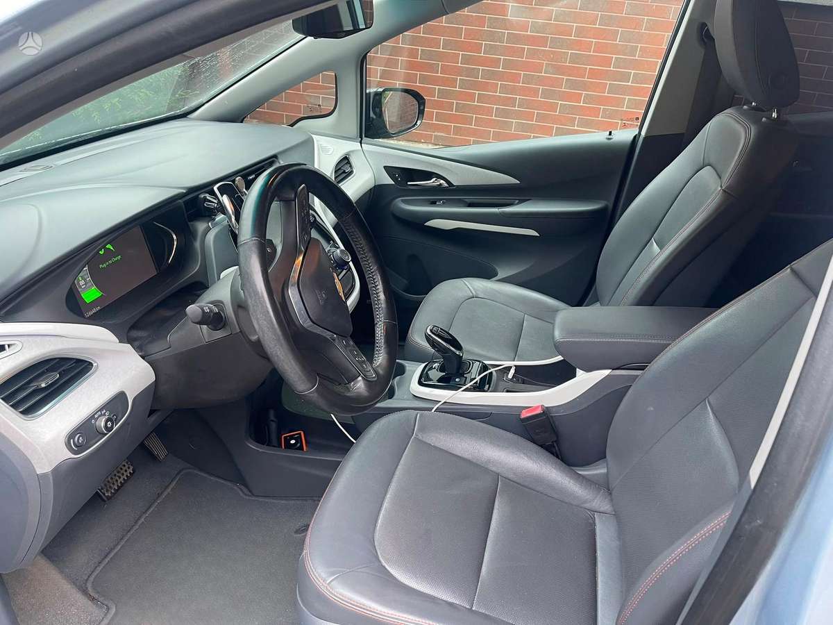 Chevrolet Bolt, 64 kWh, hatchback
