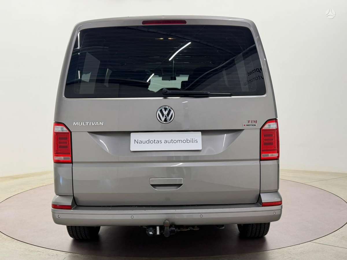 Volkswagen Multivan - 7