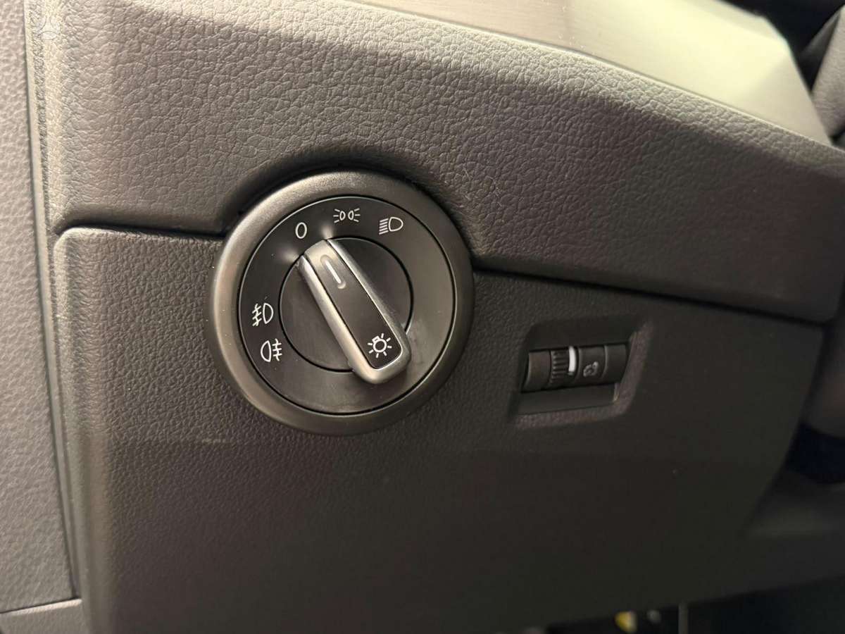 Volkswagen Multivan - 11