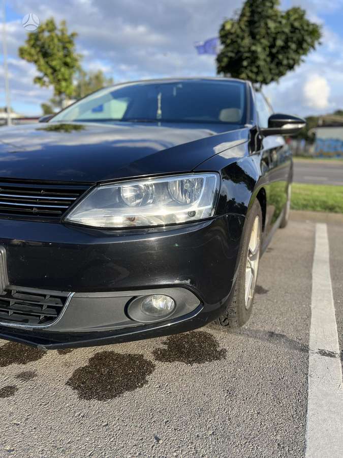 Volkswagen Jetta - 6