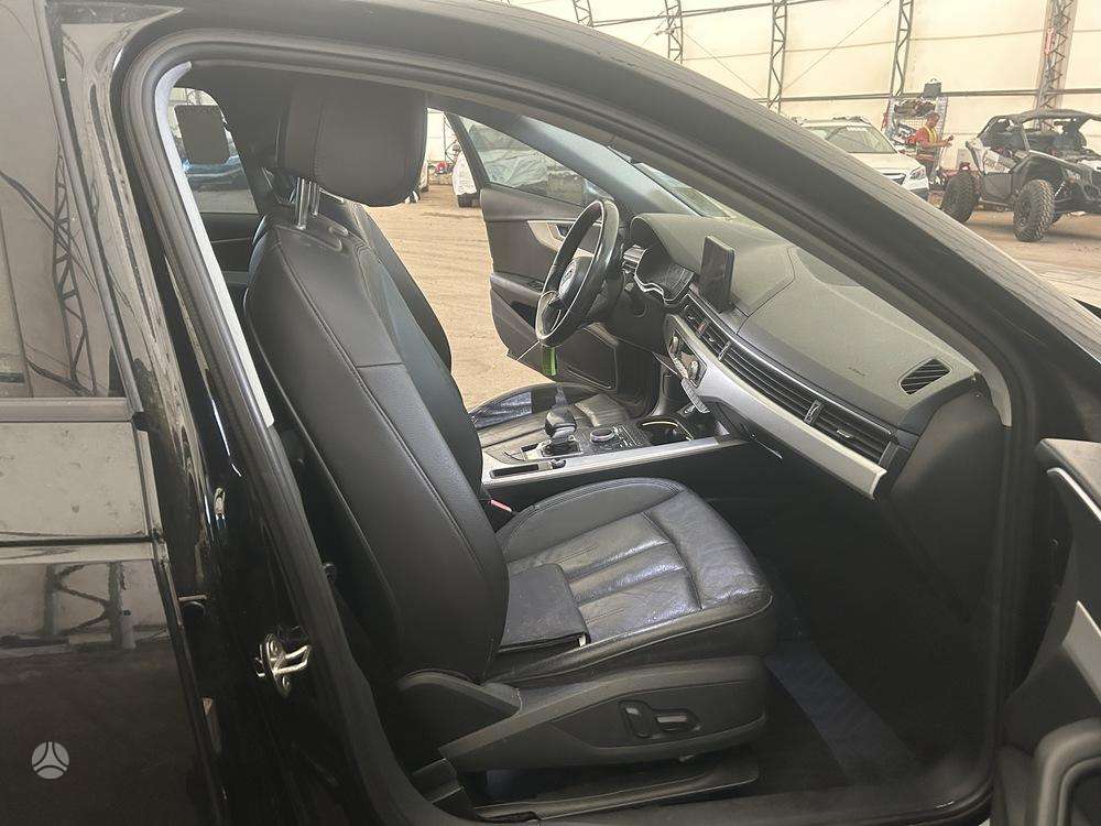 Audi A4, 2.0 l., saloon / sedan