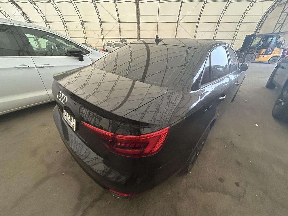 Audi A4, 2.0 l., saloon / sedan