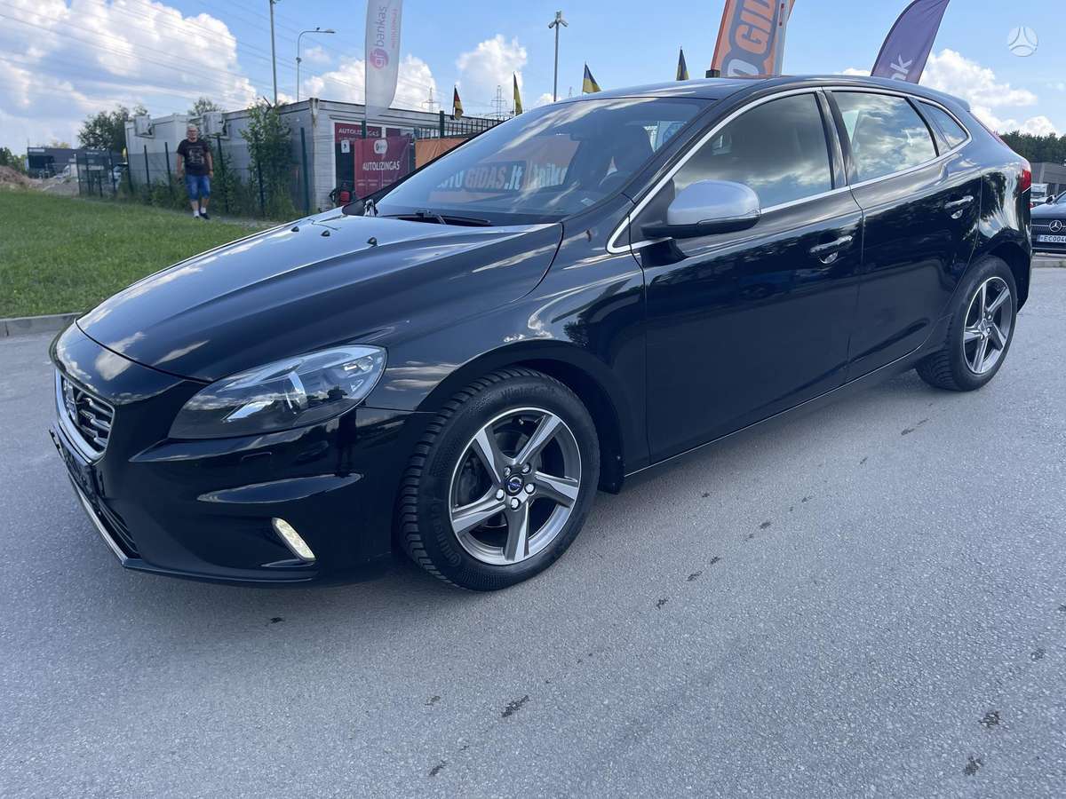 Volvo V40, 2.0 l., hatchback