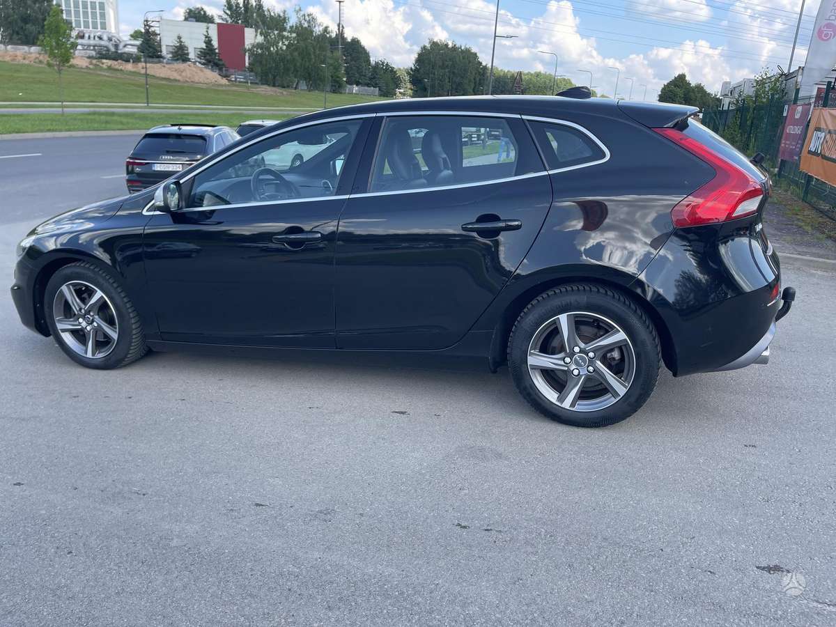 Volvo V40, 2.0 l., hatchback