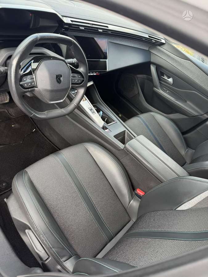 Peugeot 308 - 8
