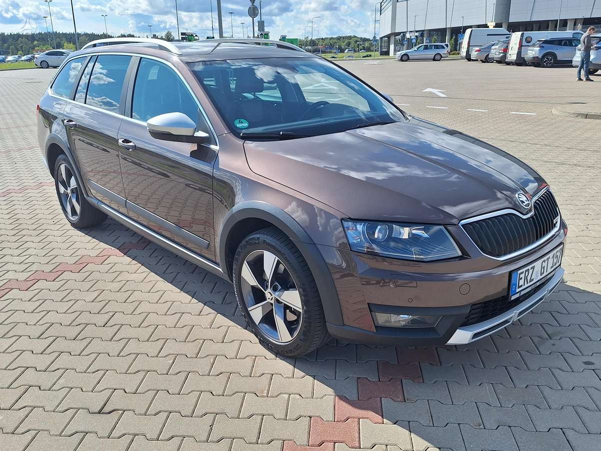 Škoda Octavia Scout - 4