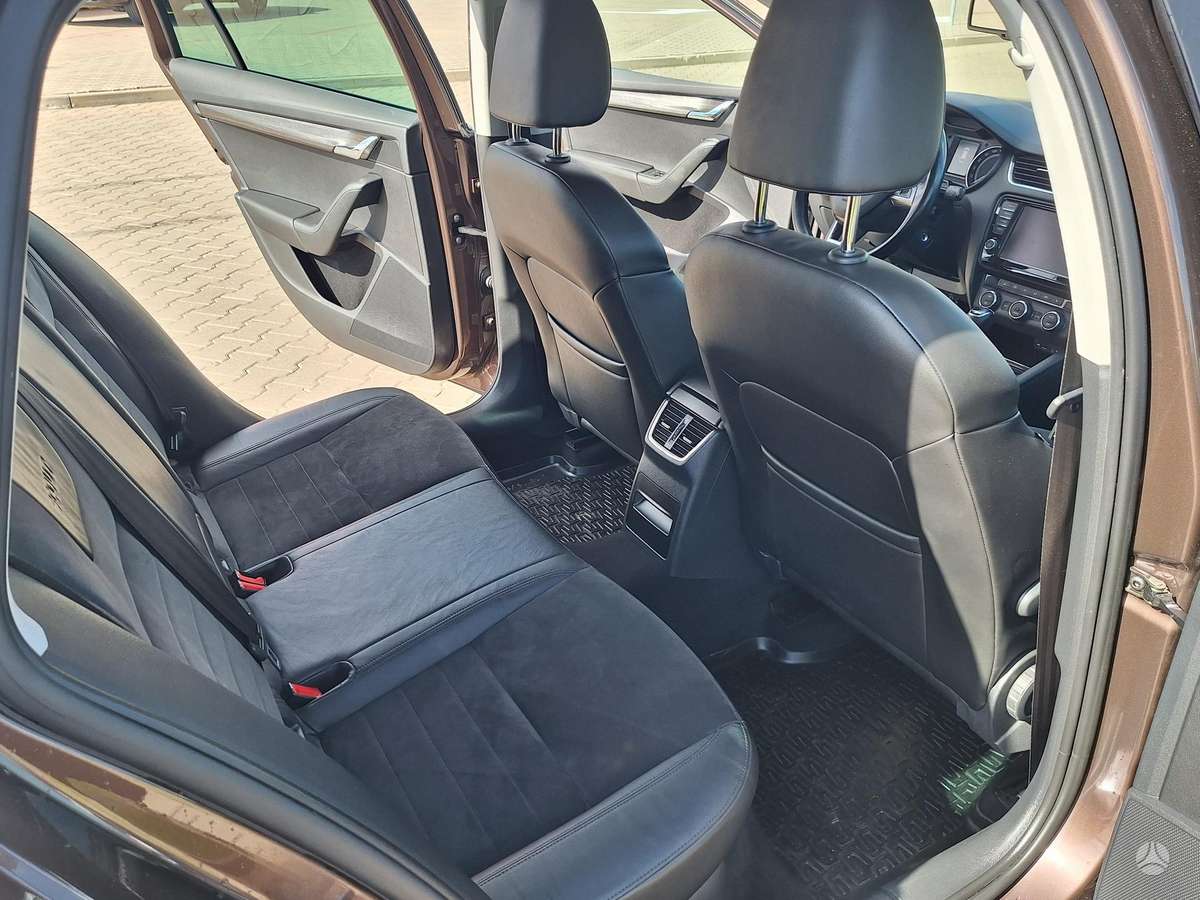 Škoda Octavia Scout - 12