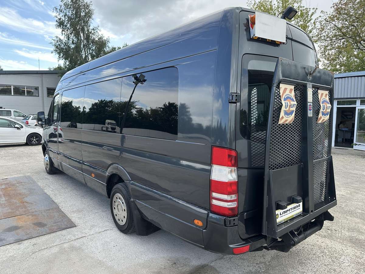 Mercedes-Benz Sprinter, passenger minibus