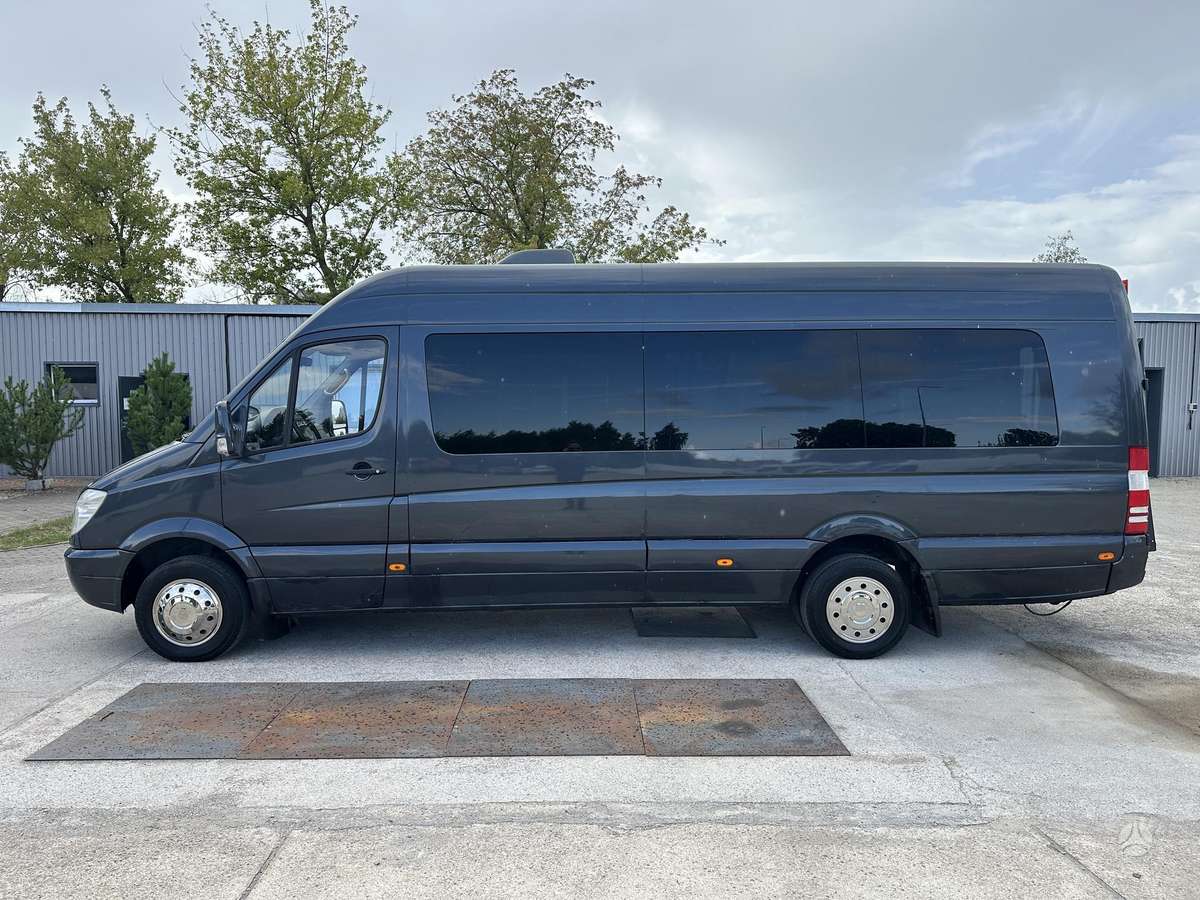 Mercedes-Benz Sprinter, passenger minibus