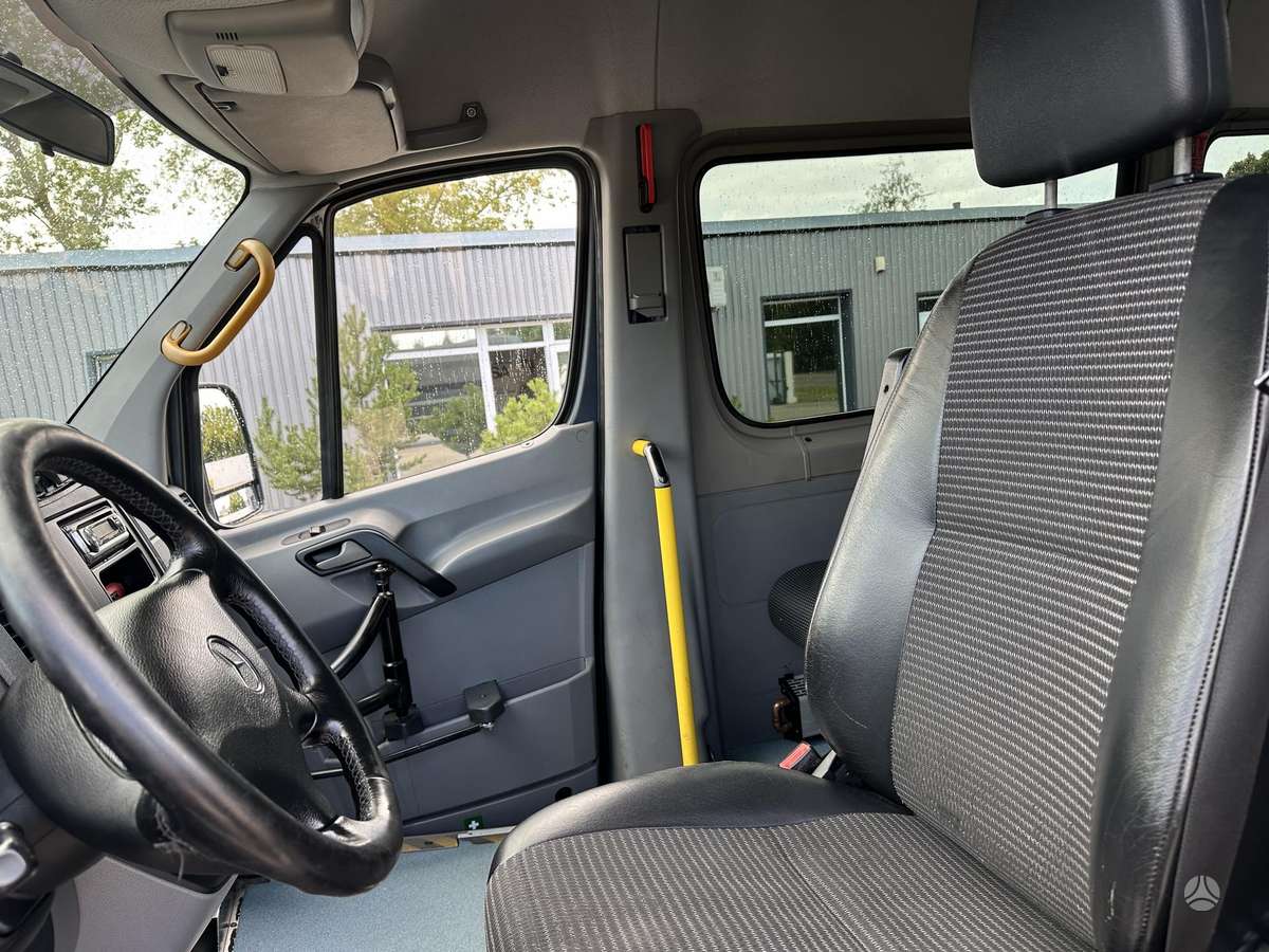 Mercedes-Benz Sprinter, passenger minibus