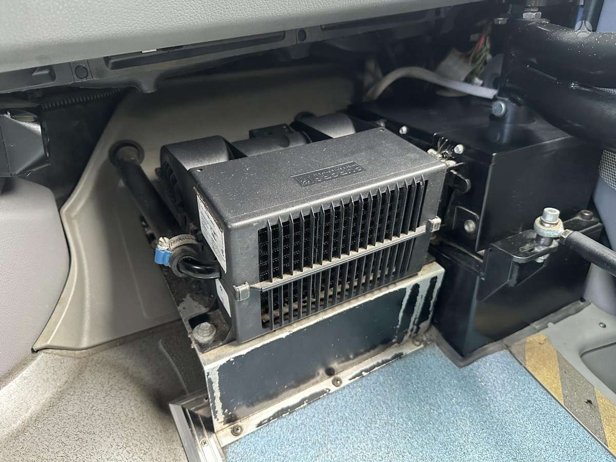 Mercedes-Benz Sprinter, passenger minibus